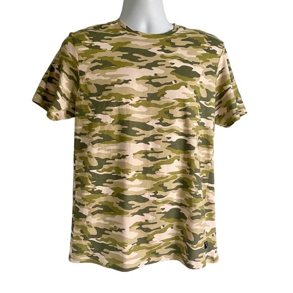 International Report Essentials Camo Short Sleeve Shirt Men's Medium NEW - Picture 2 of 8